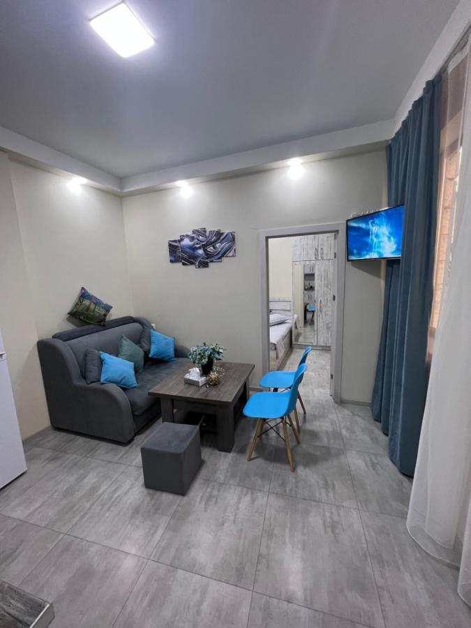 Апартаменти Cool Blue Interior Self Check In Єреван Екстер'єр фото