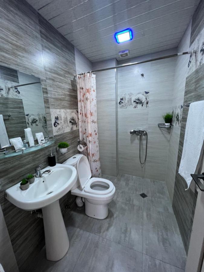 Апартаменти Cool Blue Interior Self Check In Єреван Екстер'єр фото